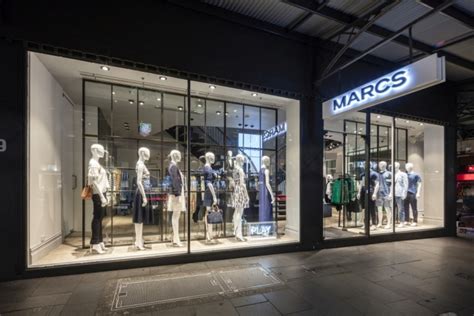 marcs clothing australia.